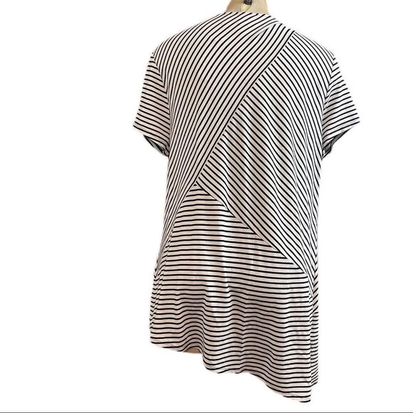 NWT Chico’s White Black Asymmetrical Tunic 3/4 Sleeve Top Size 2 NEW - Picture 3 of 8